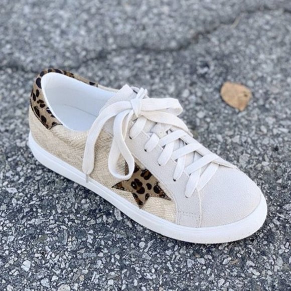 Women's Leopard Snake Tennis Shoe - Picture 2 of 6